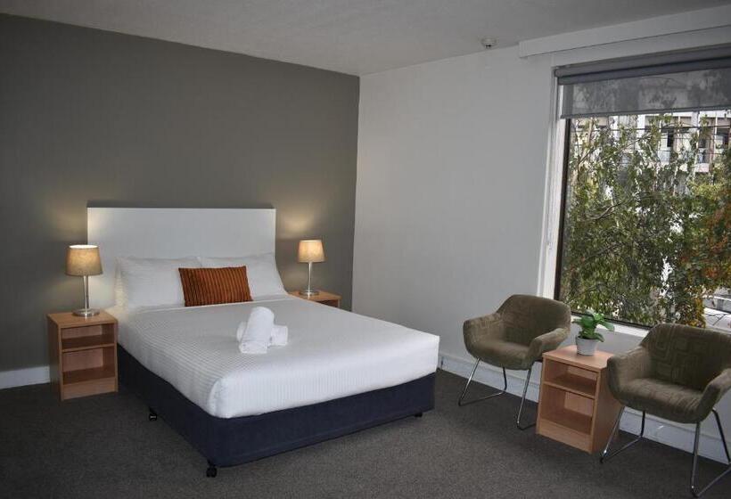 Cosmopolitan Hotel And Apartments