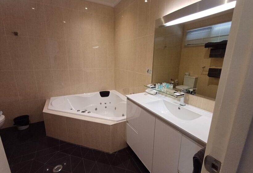 בית מלון כפרי Country Plaza Halls Gap