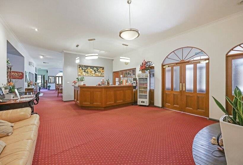 בית מלון כפרי Country Plaza Halls Gap