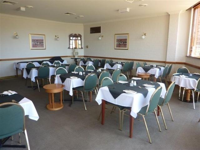 فندق Countryman Motor Inn