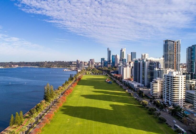 Отель Crowne Plaza Perth, An Ihg