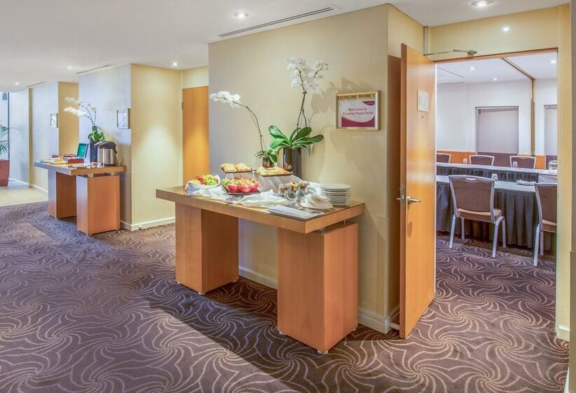 Отель Crowne Plaza Perth, An Ihg