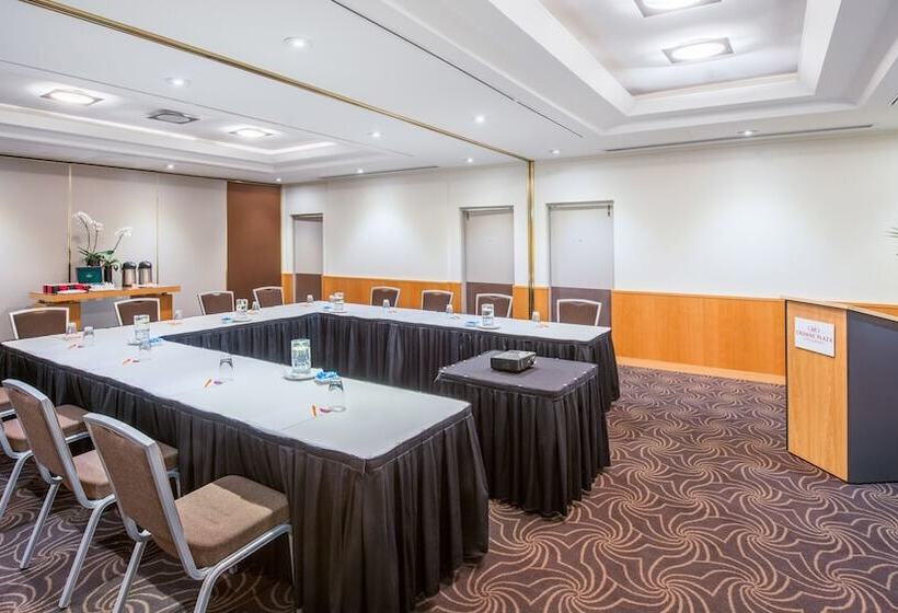 Отель Crowne Plaza Perth, An Ihg