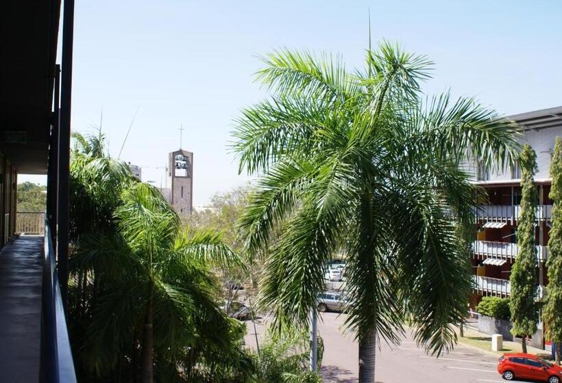 هتل Darwin Poinciana Inn