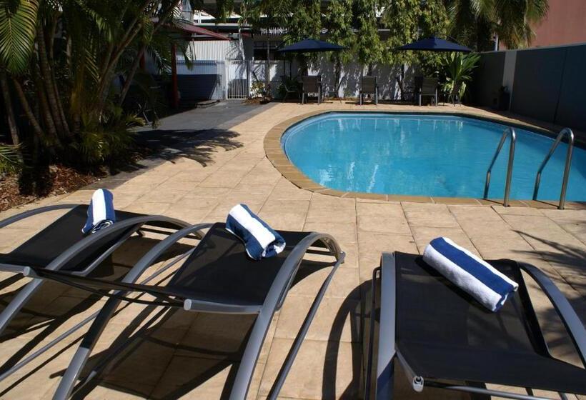 هتل Darwin Poinciana Inn