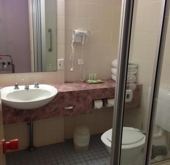 ホテル Darwin Poinciana Inn