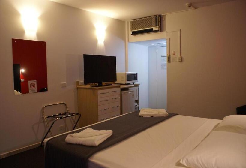 ホテル Darwin Poinciana Inn