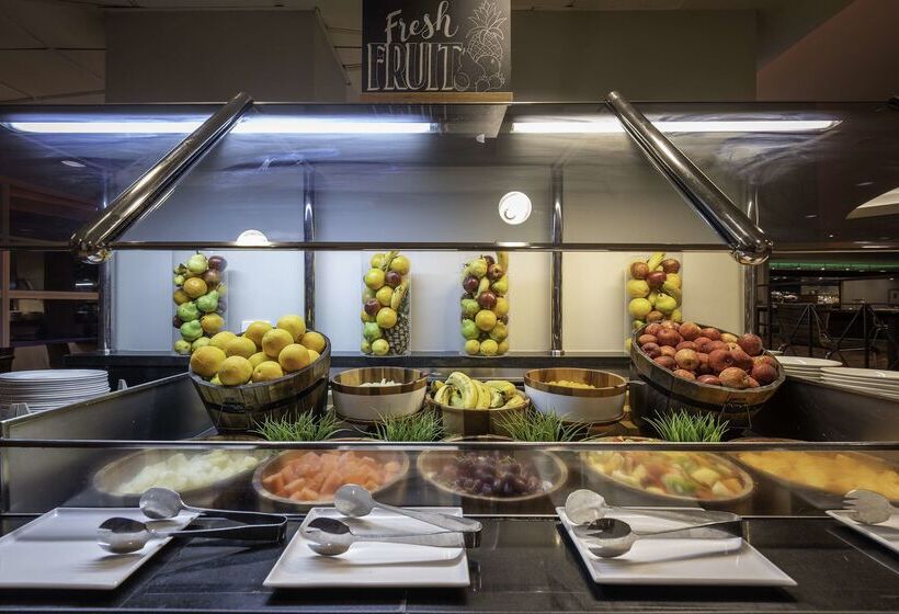 Doubletree By Hilton Hotel Cairns