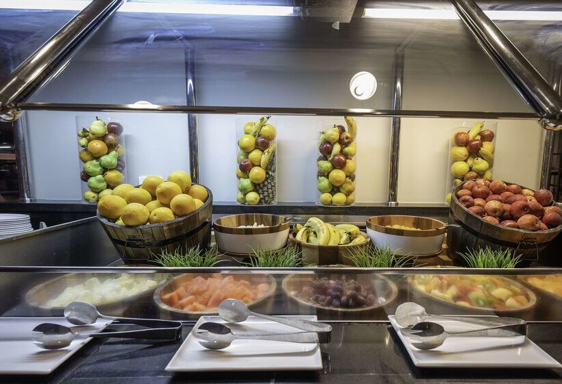 Doubletree By Hilton Hotel Cairns