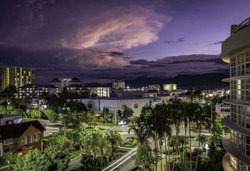 Doubletree By Hilton Hotel Cairns