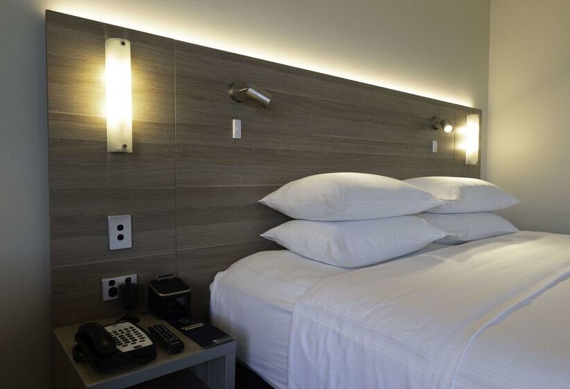 Doubletree By Hilton Hotel Cairns