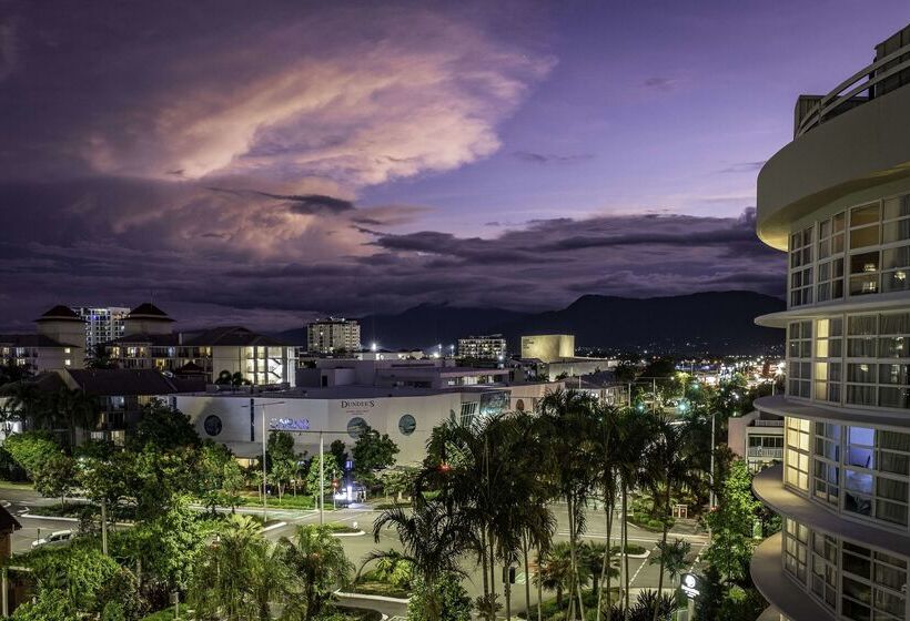 Doubletree By Hilton Hotel Cairns