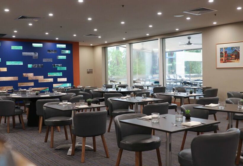 هتل Doubletree By Hilton Darwin Esplanade