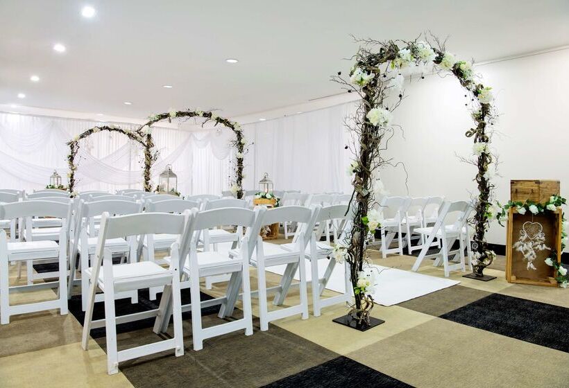 هتل Doubletree By Hilton Darwin Esplanade