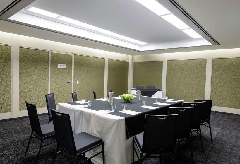 ホテル Doubletree By Hilton Darwin Esplanade