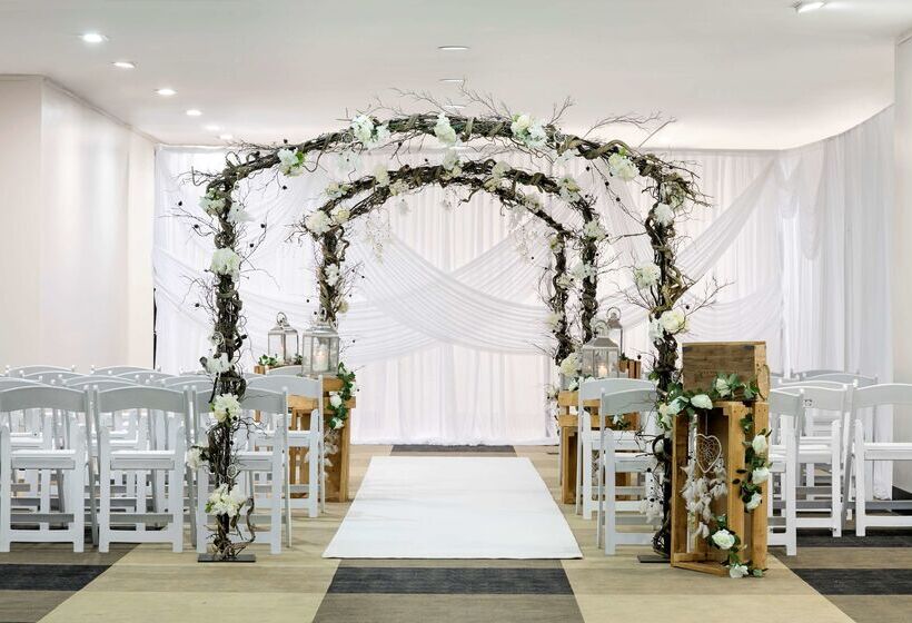 ホテル Doubletree By Hilton Darwin Esplanade