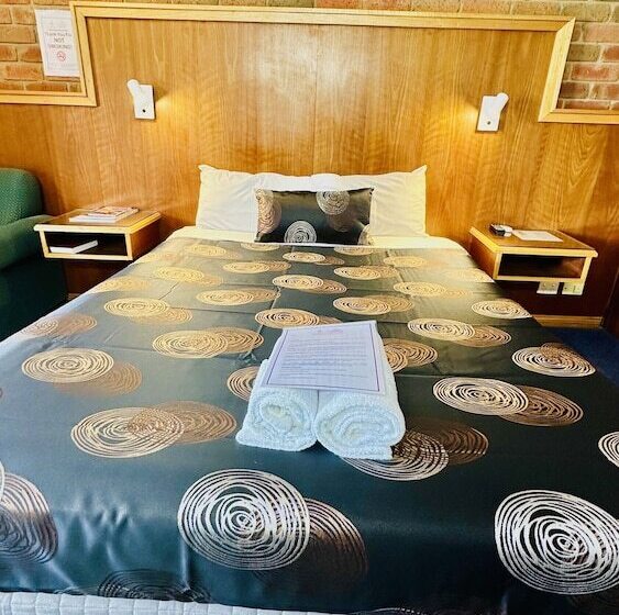 فندق Early Australian Motor Inn