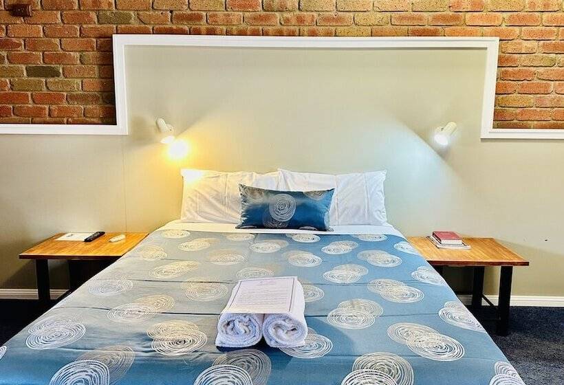 בית מלון כפרי Early Australian Motor Inn