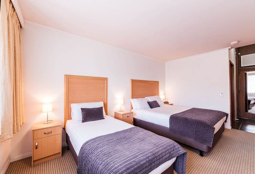 בית מלון כפרי Eastern Sands City Centre