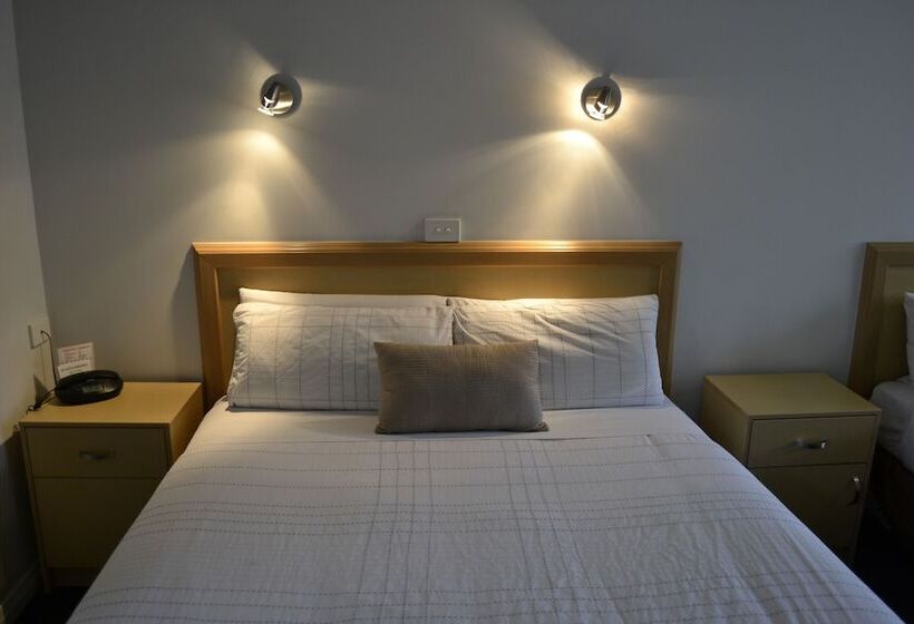 בית מלון כפרי Eastern Sands City Centre