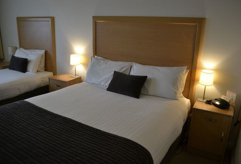 בית מלון כפרי Eastern Sands City Centre