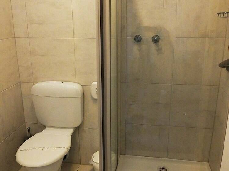 Отель Edinburgh Motor Inn