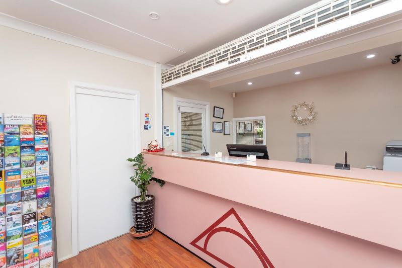 בית מלון כפרי Engadine Motor Inn