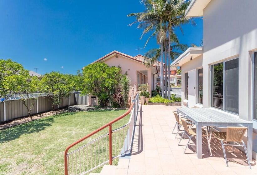 בית מלון כפרי Engadine Motor Inn