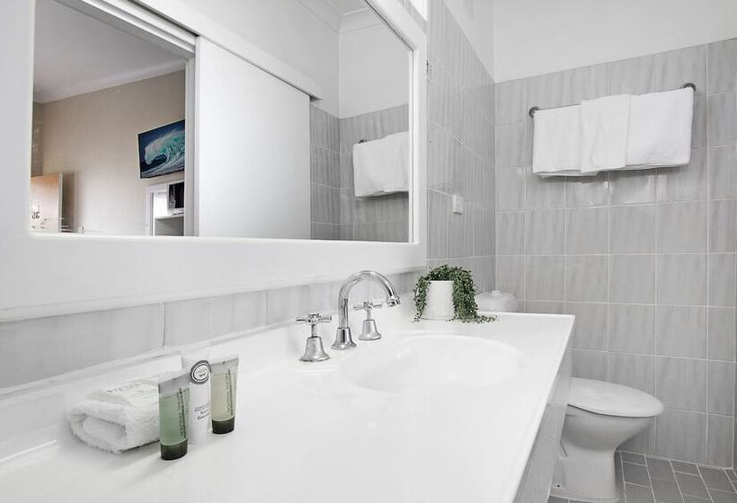 בית מלון כפרי Engadine Motor Inn