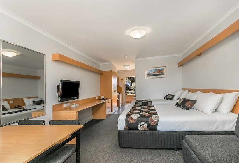 هتل Flag Motor Lodge