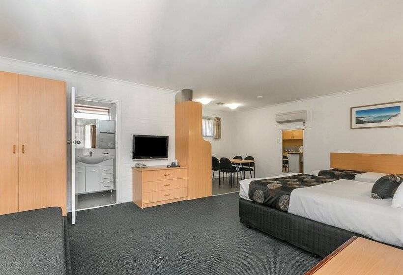 هتل Flag Motor Lodge