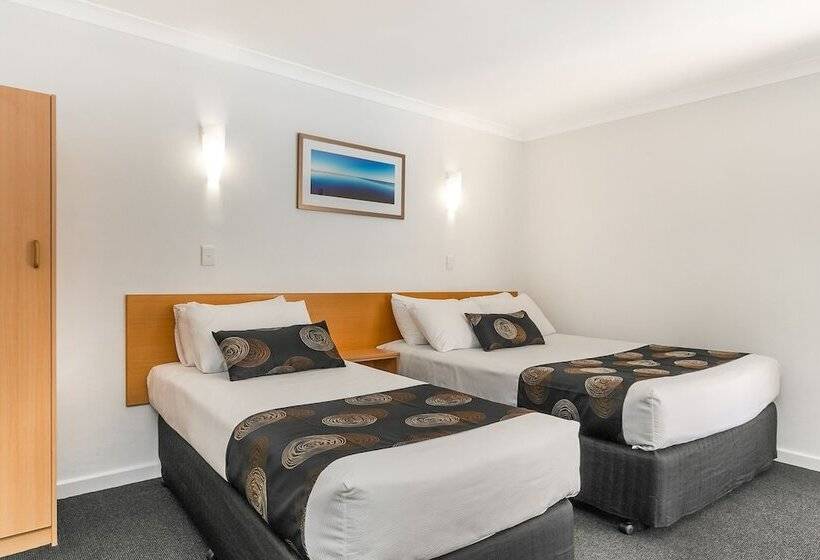 هتل Flag Motor Lodge