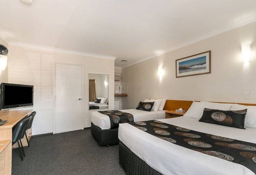 هتل Flag Motor Lodge