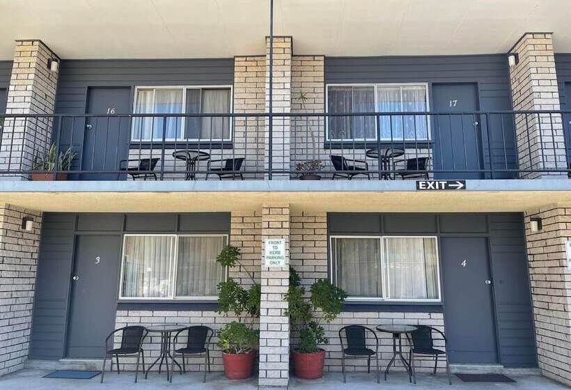 בית מלון כפרי Forster Motor Inn