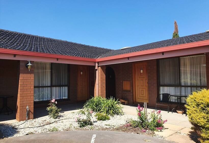 בית מלון כפרי Golden Grain Motor Inn