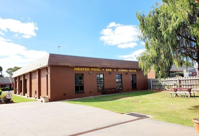 בית מלון כפרי Golden Grain Motor Inn