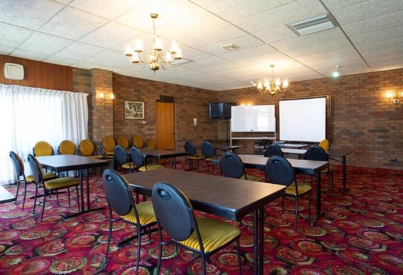 בית מלון כפרי Golden Grain Motor Inn