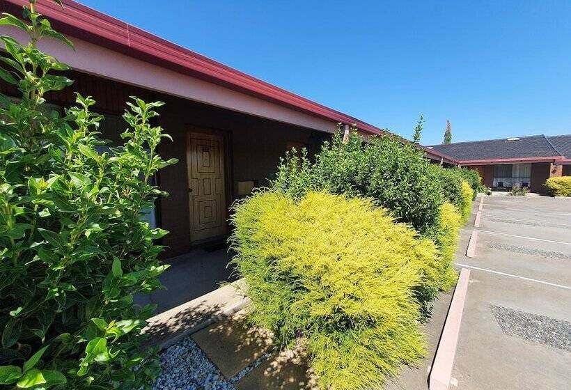 בית מלון כפרי Golden Grain Motor Inn