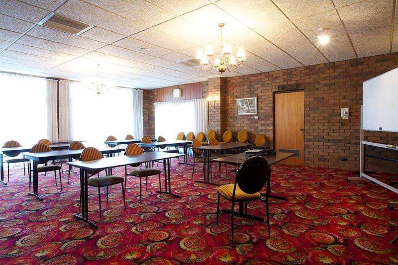 בית מלון כפרי Golden Grain Motor Inn