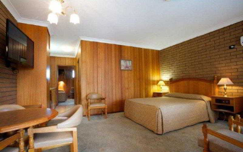 בית מלון כפרי Golden Grain Motor Inn