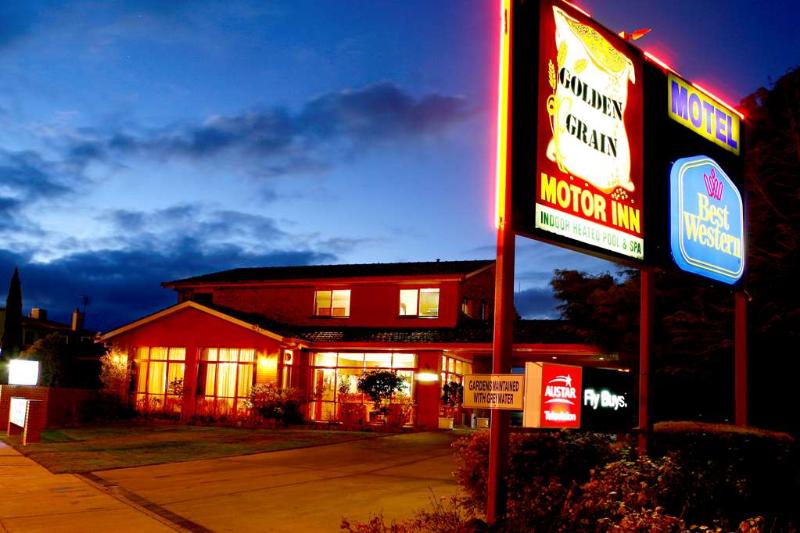 בית מלון כפרי Golden Grain Motor Inn