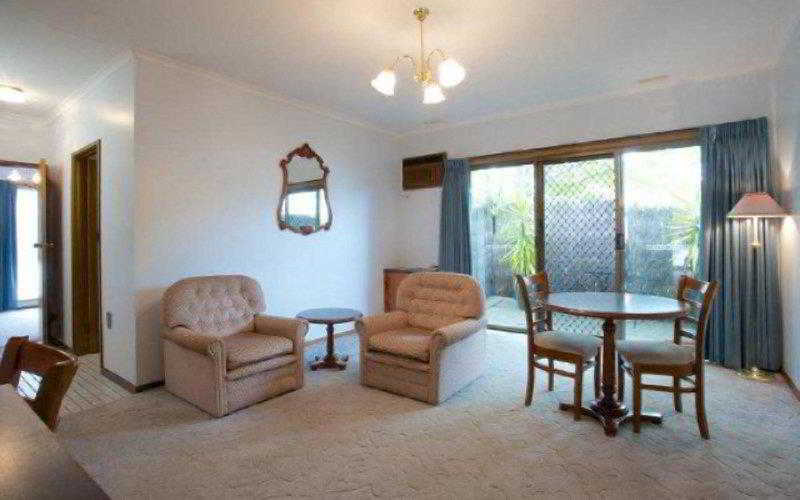 בית מלון כפרי Golden Grain Motor Inn