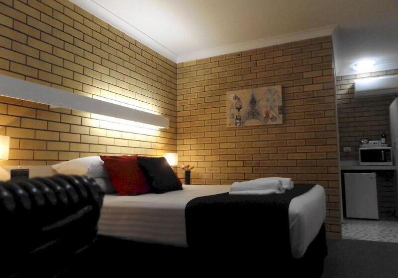 فندق Golden Harvest Motor Inn Moree