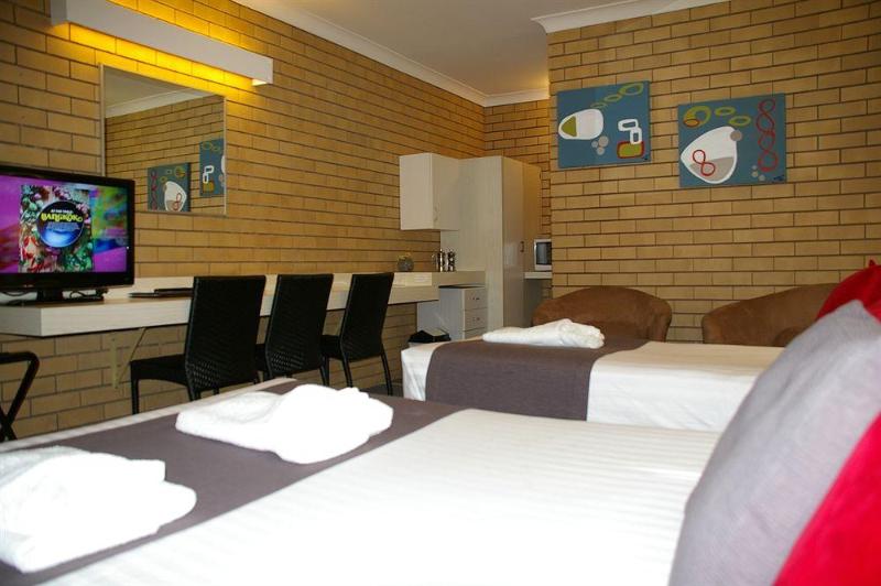 فندق Golden Harvest Motor Inn Moree