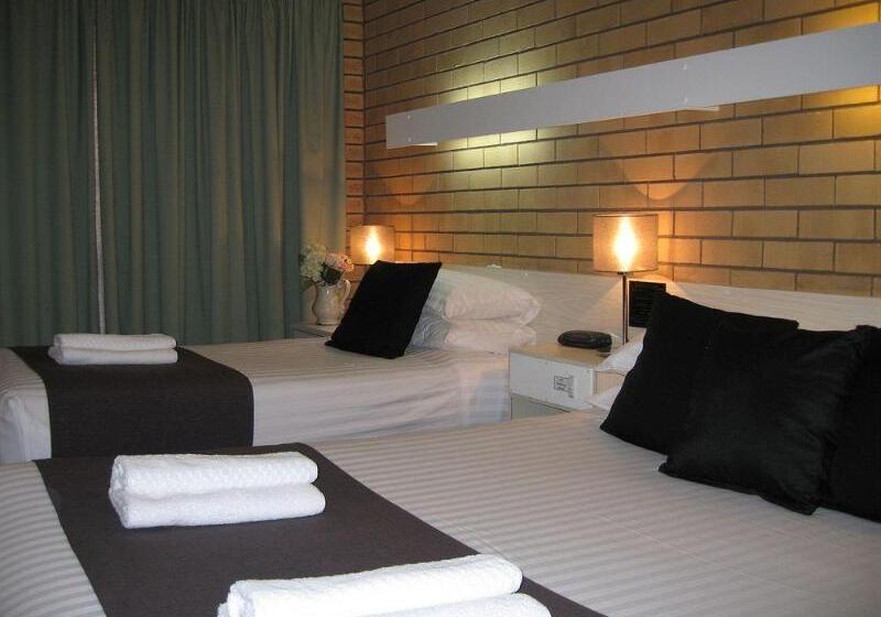 فندق Golden Harvest Motor Inn Moree