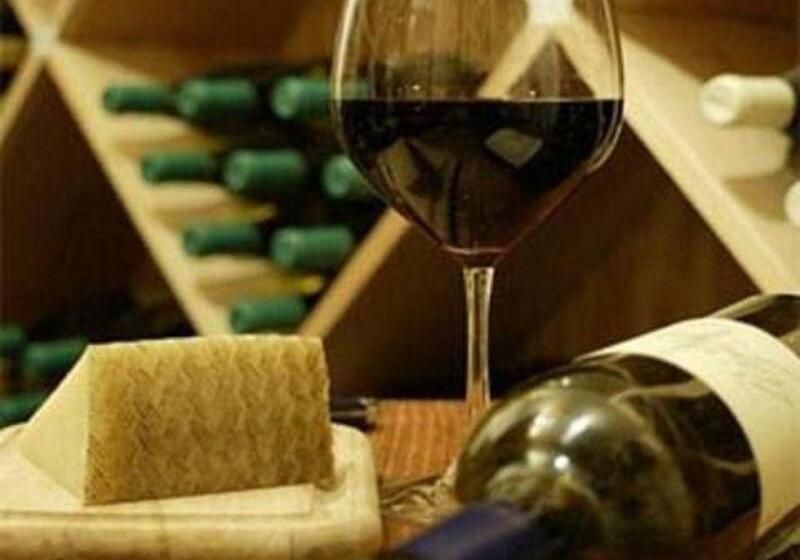 هتل Golden West Motor Inn