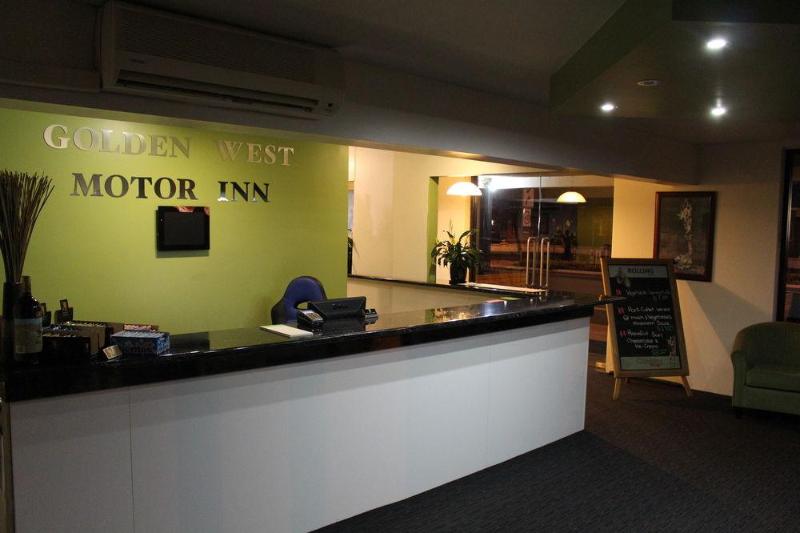 هتل Golden West Motor Inn