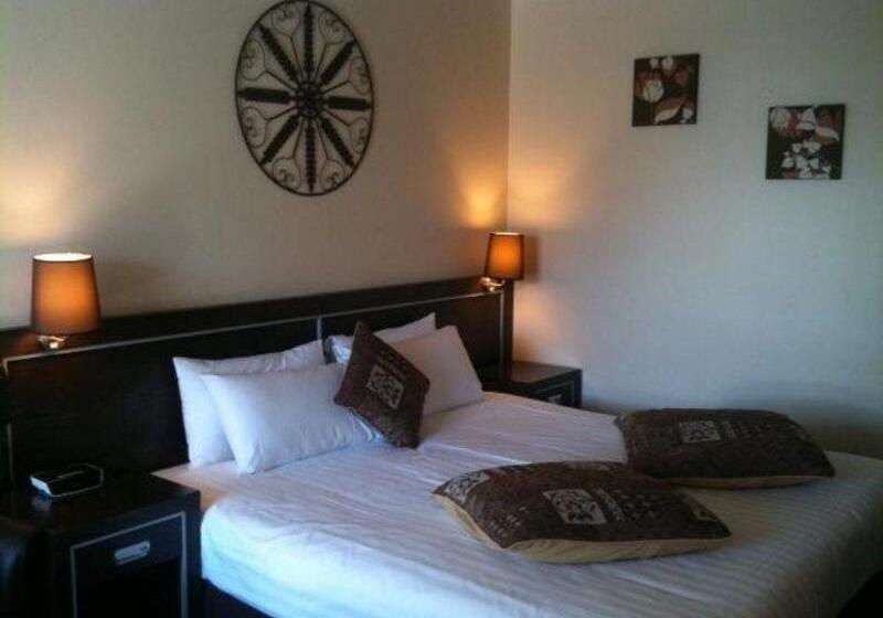 هتل Golden West Motor Inn