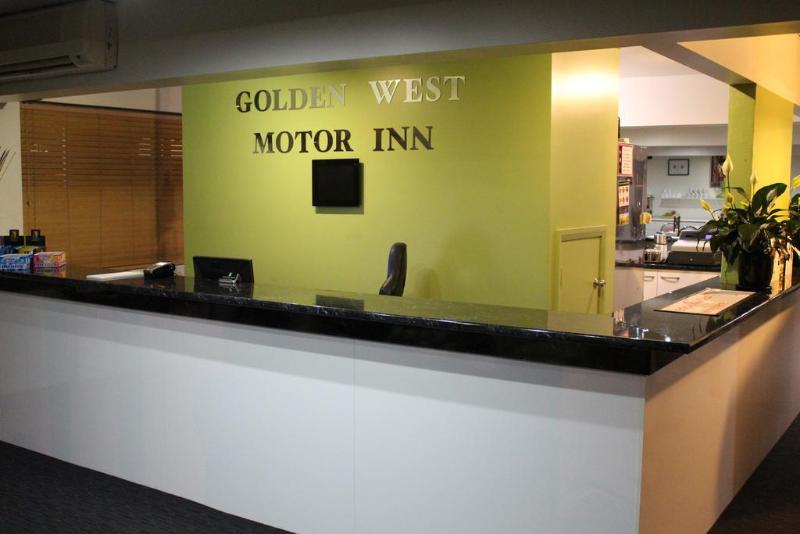 هتل Golden West Motor Inn