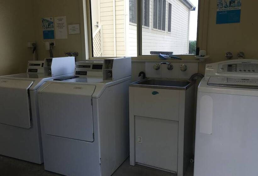 בית מלון כפרי Waterview Gosford Motor Inn